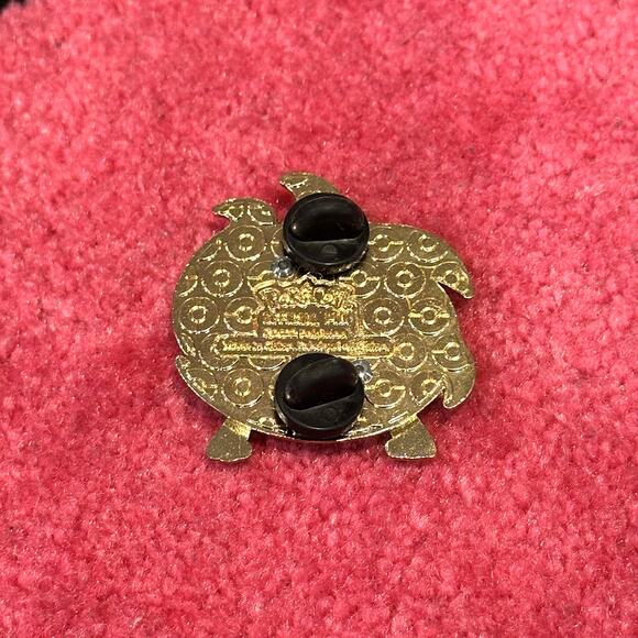 Pokémon TCG: Lucario VSTAR Premium Pin – As Pictured - Picture 6 of 6